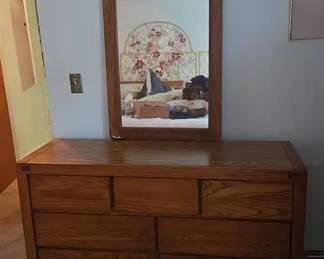 Dresser With Mirror 