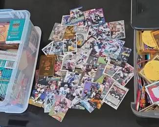  04 Collectable Sports Cards  Baseball, Football And Basketball 