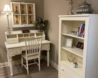 Very nice wood desk, and bookshelf