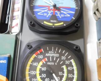 Trintec Industries Artificial horizon wall clock