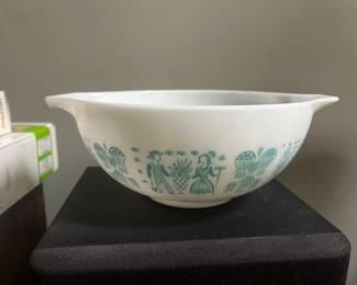 Pyrex Amish Buttermilk Cinderella Bowl