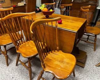 Nice Dropleaf Tablew 6 Chairs