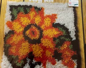 VINTAGE LATCH HOOK RUG KIT