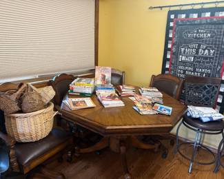 Flip Top Poker table and chairs - great condition