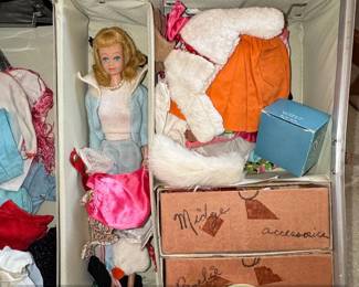 Vintage Barbie Doll Case with Dolls and Accessories  Spotlight Edition third image