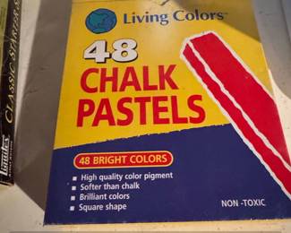 Liquitex Classic Starter Set Artist Acrylic Paints  Living Colors Chalk Pastels second image