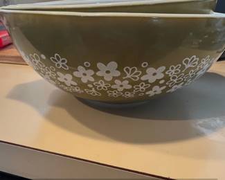 Pyrex Spring Blossom Crazy Daisy Mixing Bowl