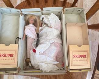 Vintage Skipper Barbies Little Sister Carrying Case second image