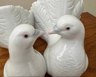 Lladro Porcelain Couple of Doves Figurine second image