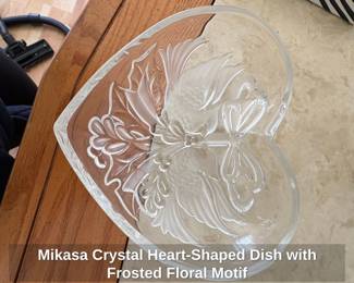 Mikasa Crystal HeartShaped Dish with Frosted Floral Motif