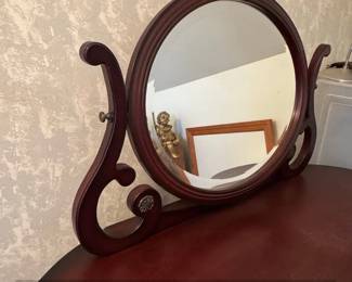 KidneyShaped Vanity Table with Mirror second image