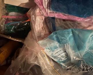 Craftys Feathers Assortment