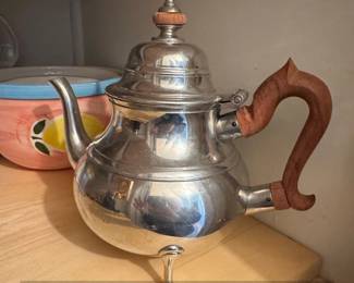 Kirk Stieff Williamsburg Pewter CW Teapot