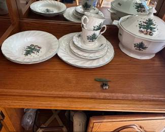 Nikko Happy Holidays Christmas Tree Pattern China Dinnerware Set