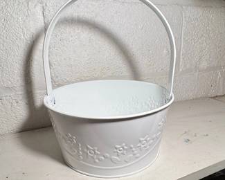 White Embossed Tin Flower Bucket