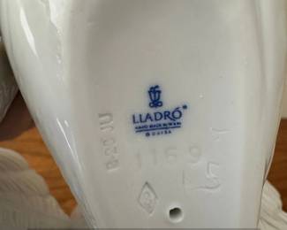 Lladro Porcelain Couple of Doves Figurine third image