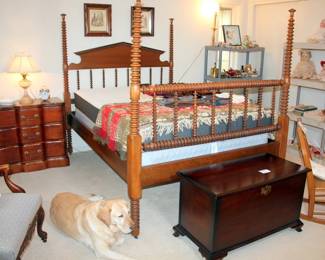 Full Size 4 Poster Spindle Bed, Bombay Blanket Chest