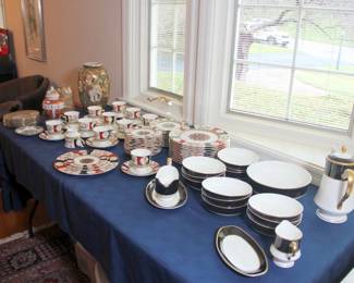 59 pcs. Mikasa Shogun, 17 pcs. Mikasa Onyx