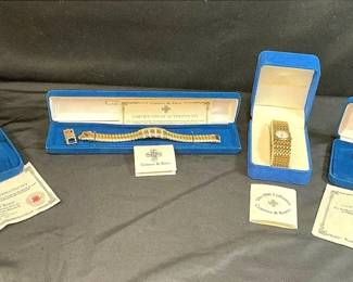 Camrose Kross Golden Jewelry