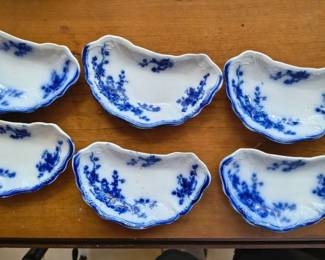 Flow Bue Bone Dishes