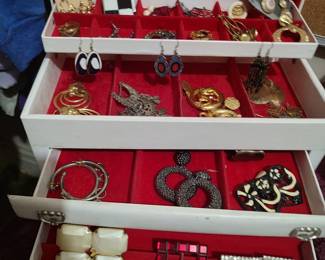 Lots of 80's and 90's jewelry