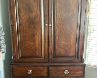 Armoire Ethan Allen