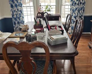 Dining table 2 captain/4 side chairs