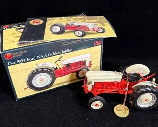1:16 Diecast 1953 NAA Golden Jubilee FORD Tractor * ERTL Precision Series