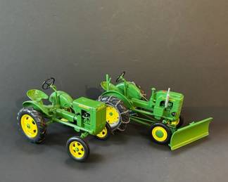2 Spec Cast John Deere Metal Diecast Tractors 1:25 ? Models 2102 * 06212