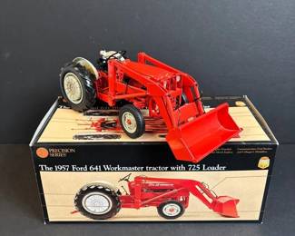 Precision Series Boxed Diecast Metal 1957 Ford 641 Work Master Tractor 0-109S