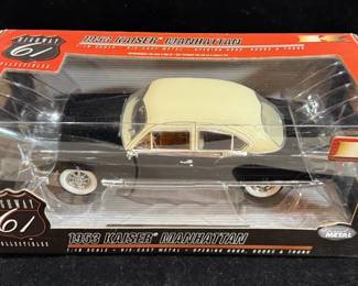 1:18 Diecast 1953 KAISER MANHATTAN Car * Highway 61 Collectibles