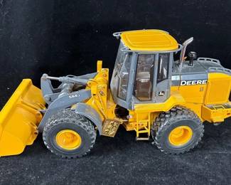 Diecast JOHN DEERE 544J * ERTL Precision Construction