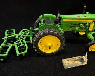 ERTL Diecast 420 JOHN DEERE Tractor With KBL Disc * Precision Key Series
