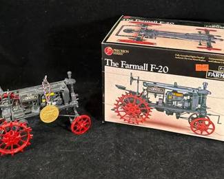 The FARMALL F-20 Diecast 1:16 Tractor Model * ERTL Precision Series
