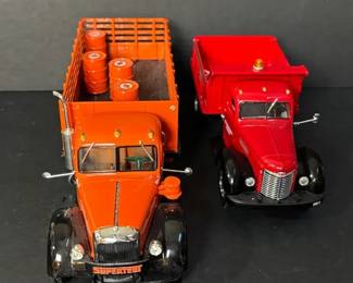 2 Diecast Metal Trucks * First Gear SUPERTEST Canada Oil * International Trucks
