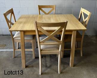 Table With 4 Chairs 
