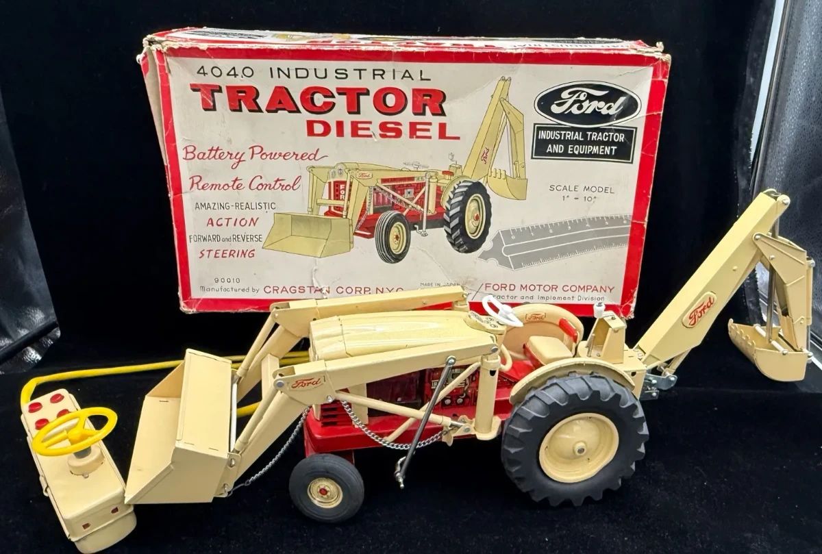 1960s Vintage FORD 4040 Industrial Diesel Tractor * Pressed Steel Diecast