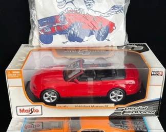 Diecast Cars * Special Edition 1970 & 2010 Ford Mustangs * New VTG XL T-shirt