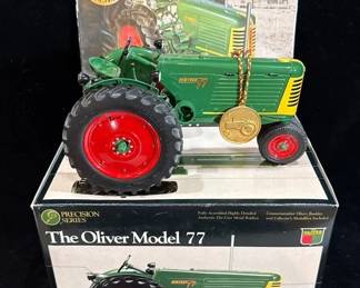 Diecast Model The 1950 OLIVER 77 Tractor * Precision Series 1:16