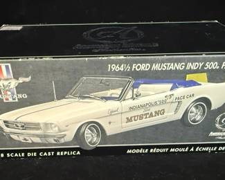 Diecast Car * 1964 1/2 Ford Mustang Indy 500 Pace Car * American Muscle Authentics