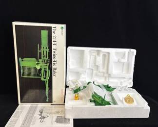 New ERTL John Deere 1/16 The 214-T Twine Tie Backer Metal Diecast Model No. 5770
