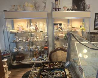 Showcases and collectibles