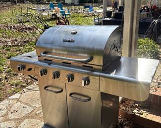 Used twice! Charbroil Grill