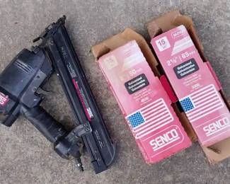 Seco Air Gun Nailer With Additional Nails