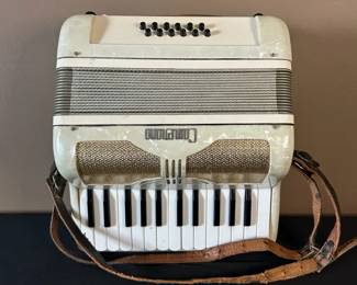 Vintage Camerano Accordion Pearl Ivory Style L711 194 Made In Italy