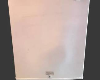 Aficionado By Haier Compact Refrigerator 