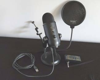 Microphone  USB Condenser, With PopFilter and Headphone Amplifier 