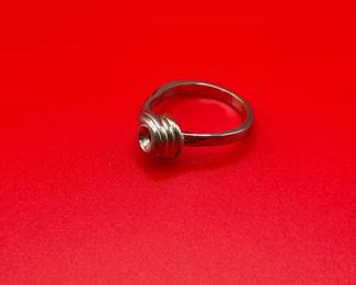 18KT White Gold Ring