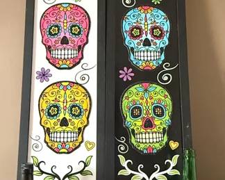 004 Day Of The Dead Party Panels With Three Ceramic Skulls