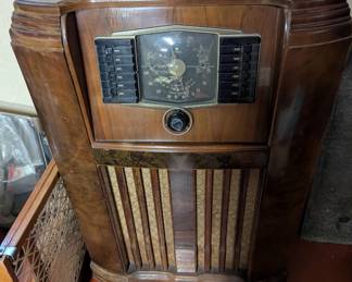 Zenith tube radio 